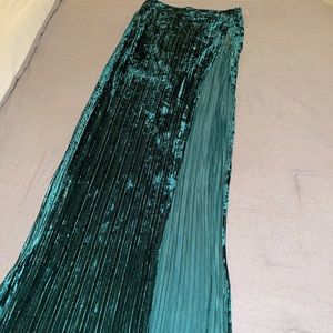 Velvet green skirt with split